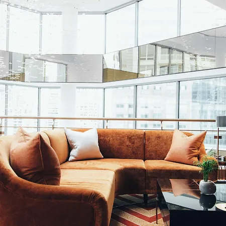By Marriott Downtown Magnificent Mile 3*