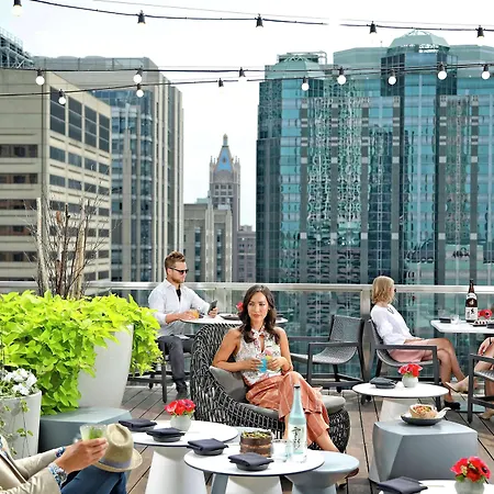By Marriott Downtown Magnificent Mile 3* Chicago