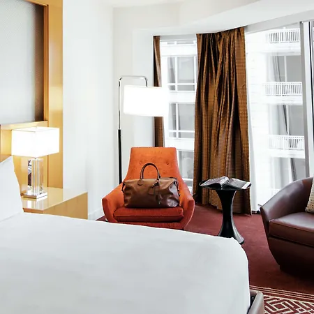 By Marriott Downtown Magnificent Mile Chicago