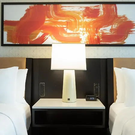 - Dwtn - The Mart By Ihg Hotel