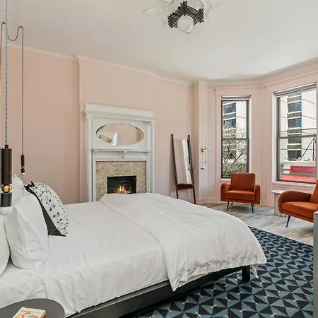 The Neighborhood - Lincoln Park 501 - Three Bedroom Penthouse *