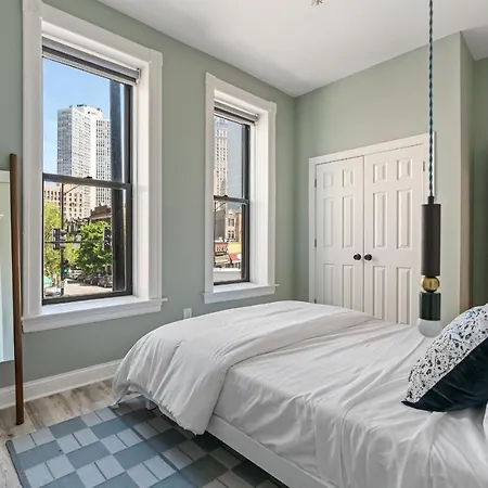 The Neighborhood - Lincoln Park 501 - Three Bedroom Penthouse *