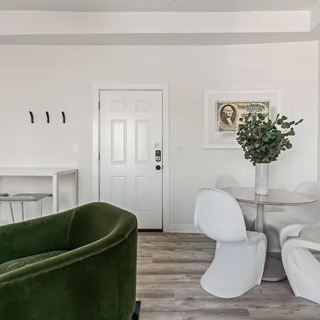 Hotel The Neighborhood - Lincoln Park 501 - Three Bedroom Penthouse Chicago
