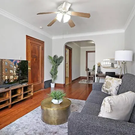 1br Contemporary With Laundry Facility - Lockwood 1 & 2 Apartment Chicago
