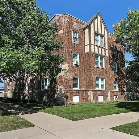 1br Contemporary With Laundry Facility - Lockwood 1 & 2 Apartment Chicago