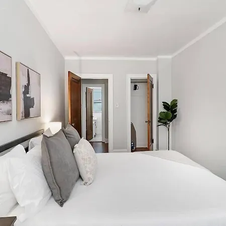1br Contemporary With Laundry Facility - Lockwood 1 & 2 Apartment
