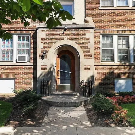 1br Contemporary With Laundry Facility - Lockwood 1 & 2 Apartment Chicago