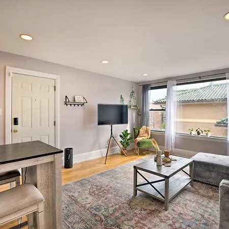 Apartment Urban Escape About 1 Mi To Local Beaches! *