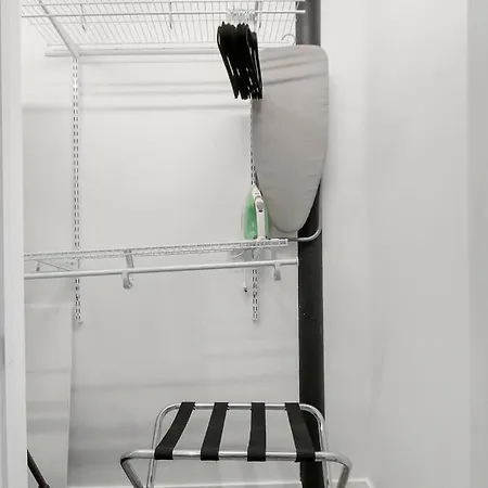 Cozy With In-unit Laundry And Wi-fi! - Montrose 111 Apartment Chicago