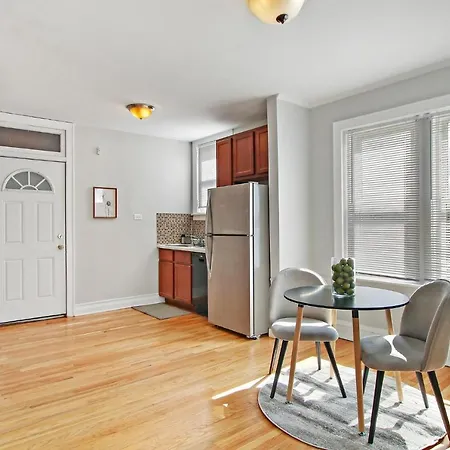 Vibrant 1br Close To Dining - Cullom B3 Apartment Chicago