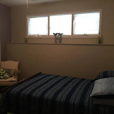 Bed & Breakfast Just Minutes From Downtown Chicago
