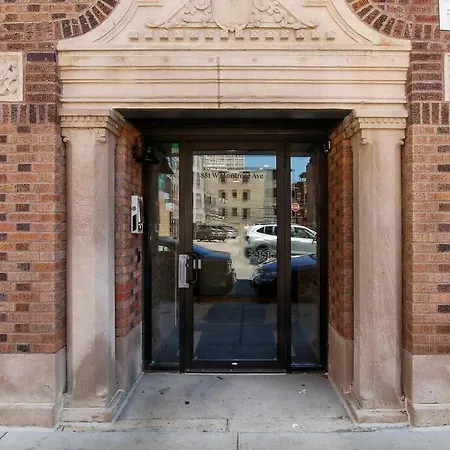 Cozy With In-unit Laundry And Wi-fi! - Montrose 111 Apartment Chicago