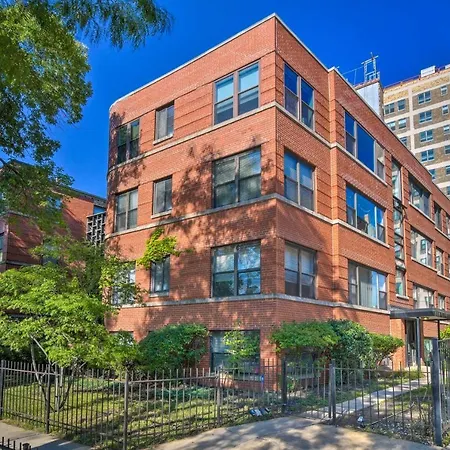 Urban Escape About 1 Mi To Local Beaches! Apartment Chicago