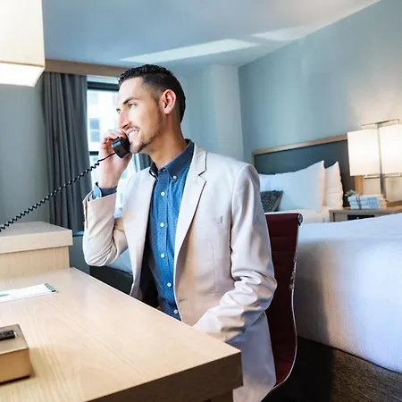 Saint Clair - Magnificent Mile 4*