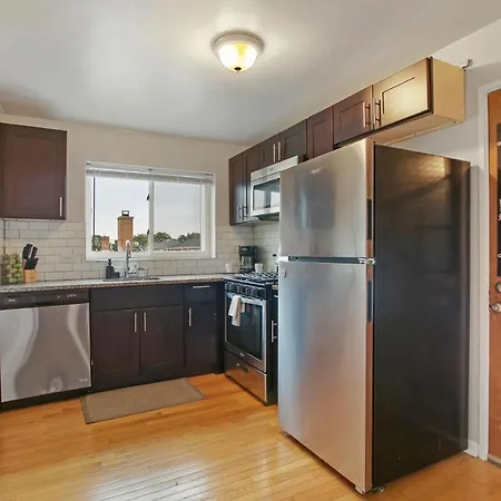 Quiet 1br Spot Perfectly Situated Dine & Shop - Bell E3 Apartment *