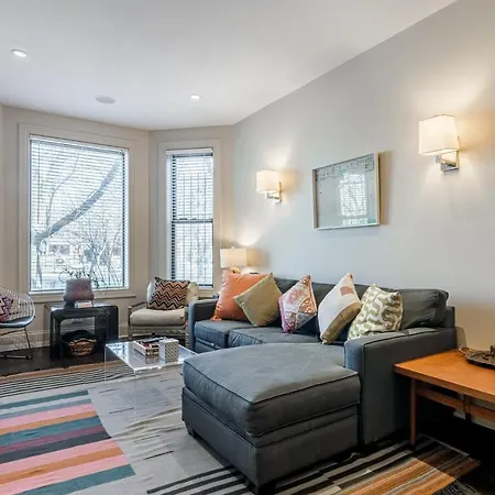 Logan Blvd Luxury! Enjoy The Well-equipped Kitchen And Prime Location Apts Apartment Chicago