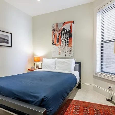 Apartment Logan Blvd Luxury! Enjoy The Well-equipped Kitchen And Prime Location Apts Chicago