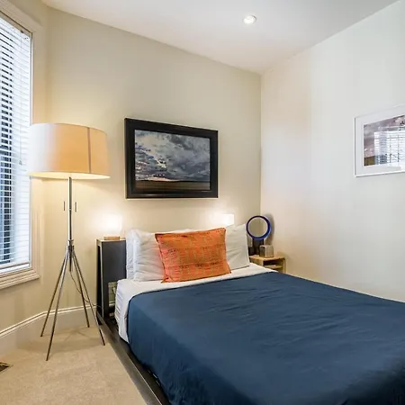 Logan Blvd Luxury! Enjoy The Well-equipped Kitchen And Prime Location Apts Apartment Chicago