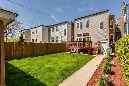 Garage Parking - Vintage Charm - And A Fabulous Location! Easily Enjoy The Of Chicago! Chicago