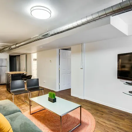 Quiet Comfort In The Big City, Just Steps To The Blue Line Apts Chicago