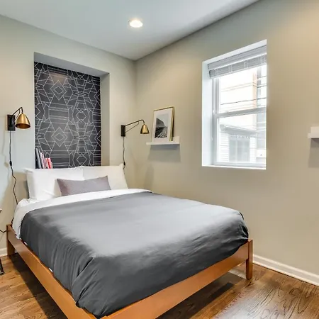 Vibrant & Stylish 4 Bed Condo Near Humboldt Park Apartment *