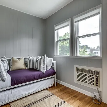 Comfortable Vintage North Side Retreat For 8 Apartment Chicago