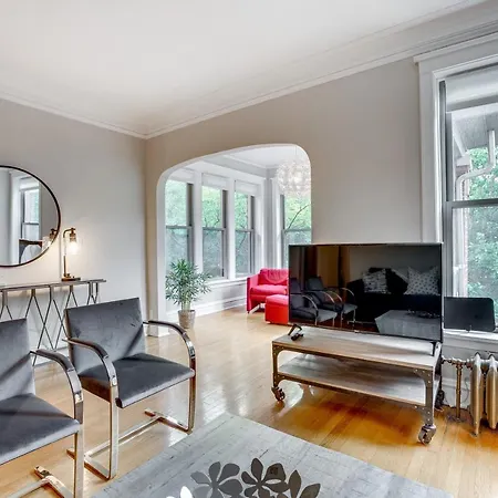 Comfortable Vintage North Side Retreat For 8 Apartment *