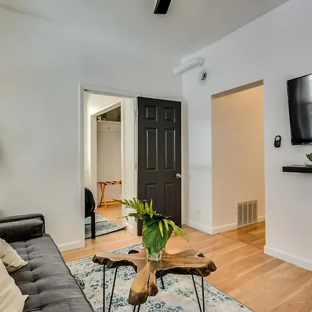 Cozy 2br West Town Apt, Ideal For Mid-term *