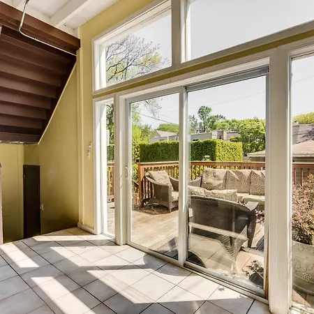 Apartment Garage Parking! Walk To Logan Square Station Great Local Restaurants And Bars *