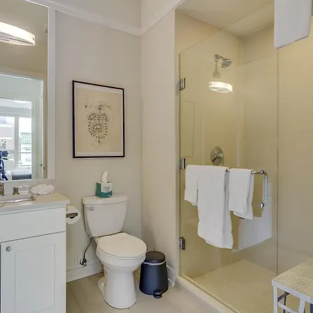 Apartment Sheridan Park Stunner! No Matter If Are In Town For Business Or Fun Has Covered Apts Chicago