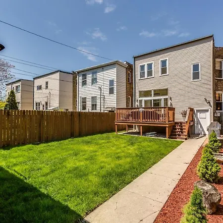 Garage Parking! Walk To Logan Square Station Great Local Restaurants And Bars * Chicago