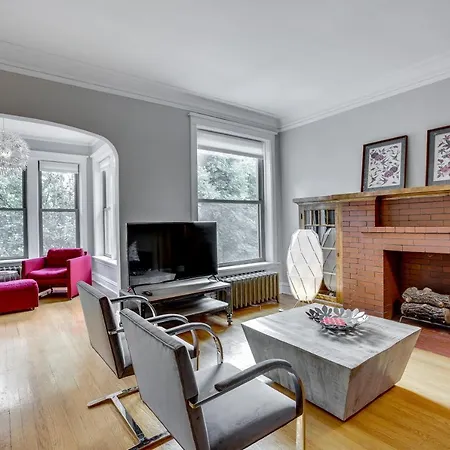 Comfortable Vintage North Side Retreat For 8 * Chicago