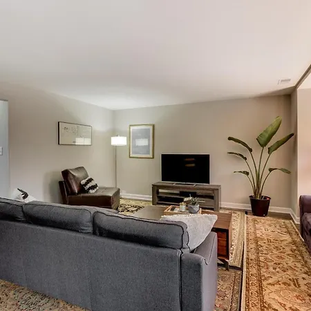 Walk To The United Center! No Easier Way To See Your Bulls And Blackhawks In Action! Apts Apartment Chicago