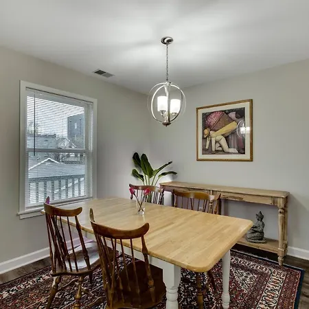 Apartment Walk To The United Center! No Easier Way To See Your Bulls And Blackhawks In Action! Apts Chicago