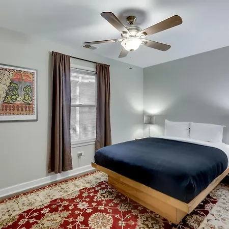 Apartment Walk To The United Center! No Easier Way To See Your Bulls And Blackhawks In Action! Apts *