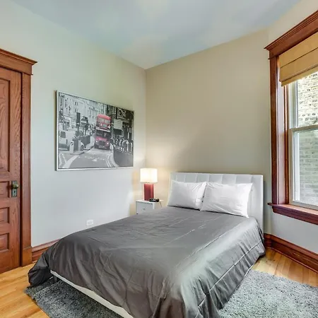 Garage Parking! Walk To Logan Square Station Great Local Restaurants And Bars