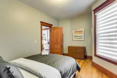 Garage Parking - Vintage Charm - And A Fabulous Location! Easily Enjoy The Of Chicago! * Chicago
