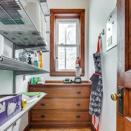 Garage Parking! Walk To Logan Square Station Great Local Restaurants And Bars Apartment Chicago