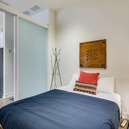 Apartment Sheridan Park Stunner! No Matter If Are In Town For Business Or Fun Has Covered Apts Chicago