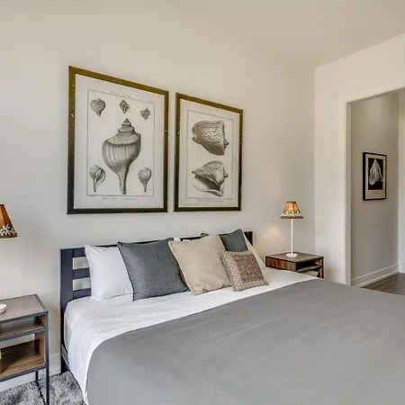 Sheridan Park Stunner! No Matter If Are In Town For Business Or Fun Has Covered Apts