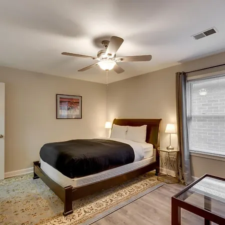 Apartment Walk To The United Center! No Easier Way To See Your Bulls And Blackhawks In Action! Apts