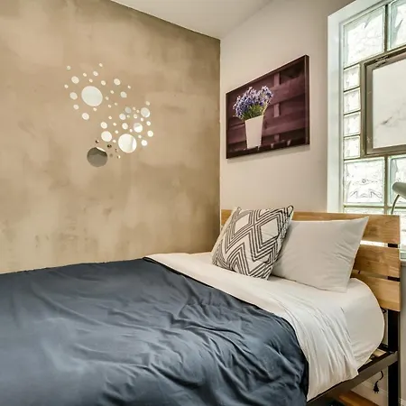 Cozy 2br West Town Apt, Ideal For Mid-term *