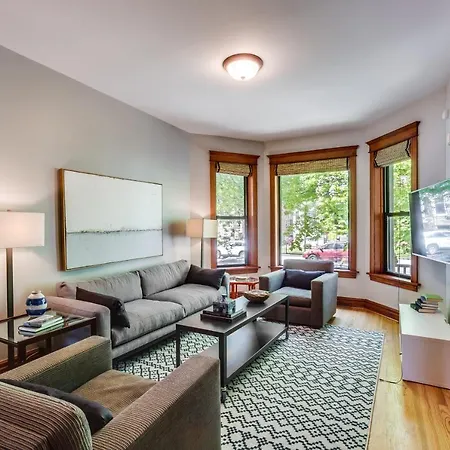 Garage Parking! Walk To Logan Square Station Great Local Restaurants And Bars