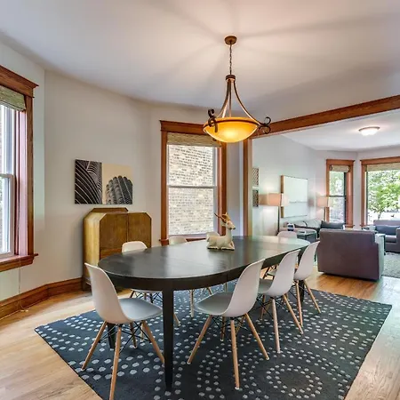 Garage Parking! Walk To Logan Square Station Great Local Restaurants And Bars Apartment
