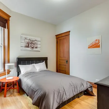 Garage Parking! Walk To Logan Square Station Great Local Restaurants And Bars Apartment *