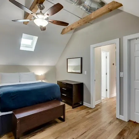Old Town Elegance Awaits In Classic Stunner! Apts * Chicago