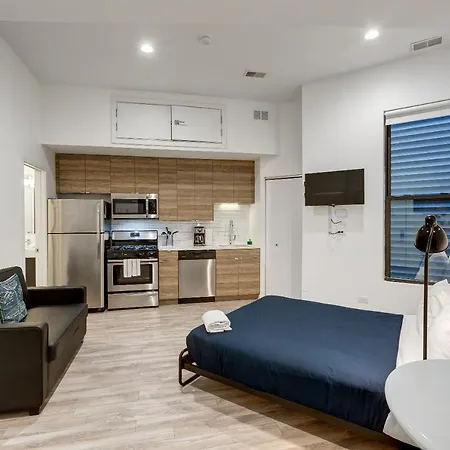 Enjoy A Romantic Getaway - This Windy City Studio Is Perfect For 2 - 747 Lofts Cabin 104 Apts *