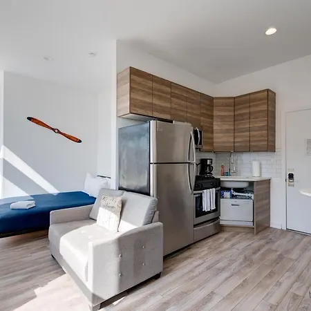 Hotel Feel Comfy And Cozy At This Lovely Chi-town Away From - 747 Lofts Cabin 308 Apts Chicago