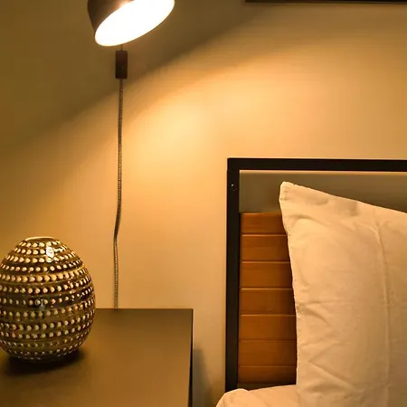 Luxury 3br Spacious Sleeps 8 Guests With Patio, Skyline View, Optional Parking And Gym Access Near Mccormick Place And Lakefront Apartment *