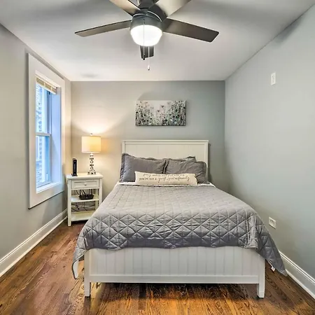 Remodeled Less Than 9 Mi To Downtown Chicago
